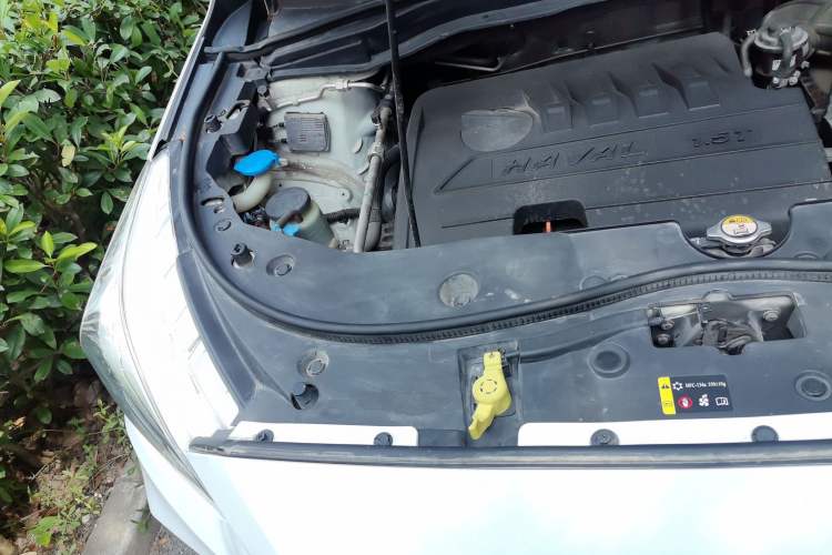 Used Haval M6 2017 1.5T Manual Two-Wheel Drive Urban Version Engine Bay Right
