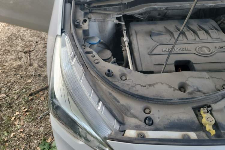 Used Haval M6 2017 1.5T Manual Two-Wheel Drive Elite Model Engine Bay Right