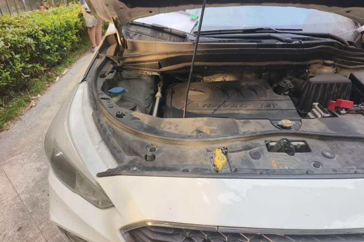 Used Haval M6 2017 1.5T Automatic Two-Wheel Drive Elite Model Engine Bay Right
