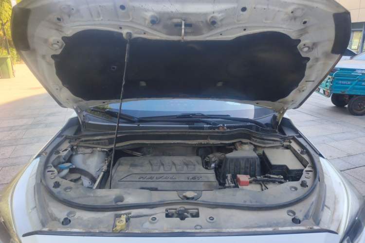 Used Haval M6 2017 1.5T Manual Two-Wheel Drive Elite Model Engine Bay