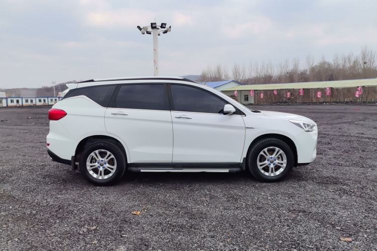 Used Haval M6 2017 1.5T Automatic Two-Wheel Drive Elite Model Exterior 3