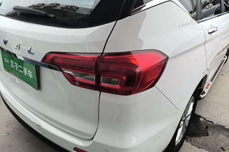 Used Haval M6 2017 1.5T Manual Two-Wheel Drive Elite Model Exterior 3
