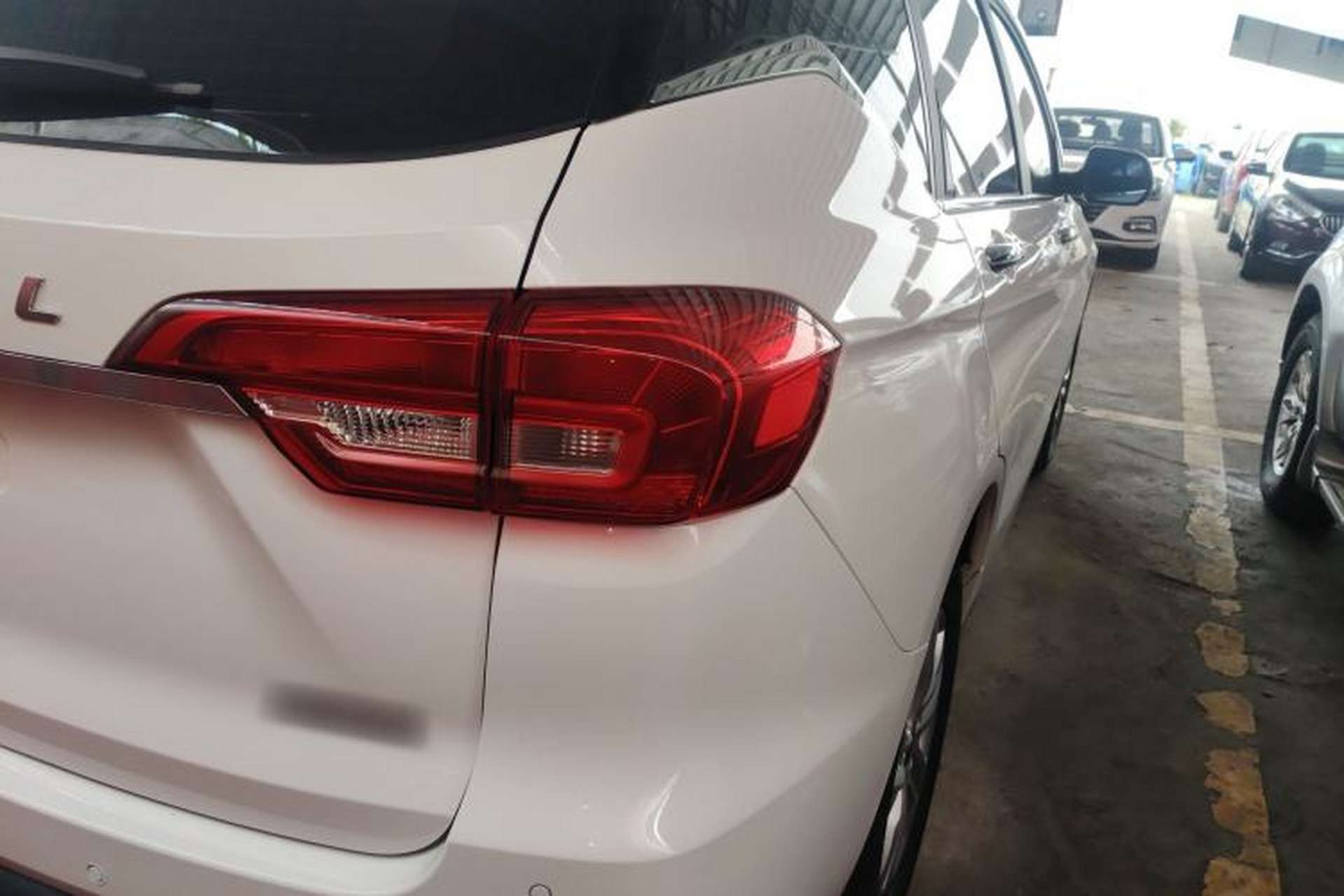 Used Haval M6 2017 1.5T Automatic Two-Wheel Drive Elite Model Exterior 3