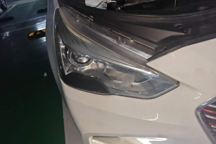 Used Haval M6 2017 1.5T Automatic Two-Wheel Drive Elite Model Exterior 6