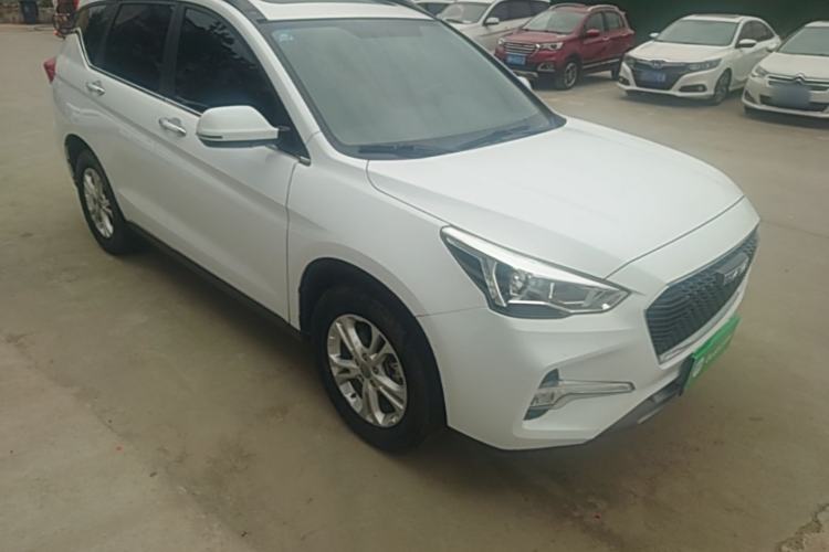 Used Haval M6 2017 1.5T Automatic Two-Wheel Drive Elite Model Front Right 45 Deg
