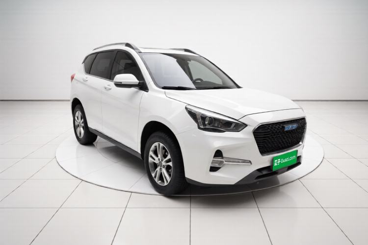 Used Haval M6 2017 1.5T Manual Two-Wheel Drive Elite Model Front Right 45 Deg