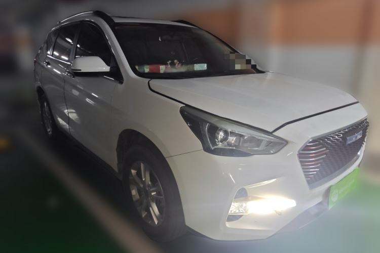 Used Haval M6 2017 1.5T Automatic Two-Wheel Drive Elite Model Front Right 45 Deg