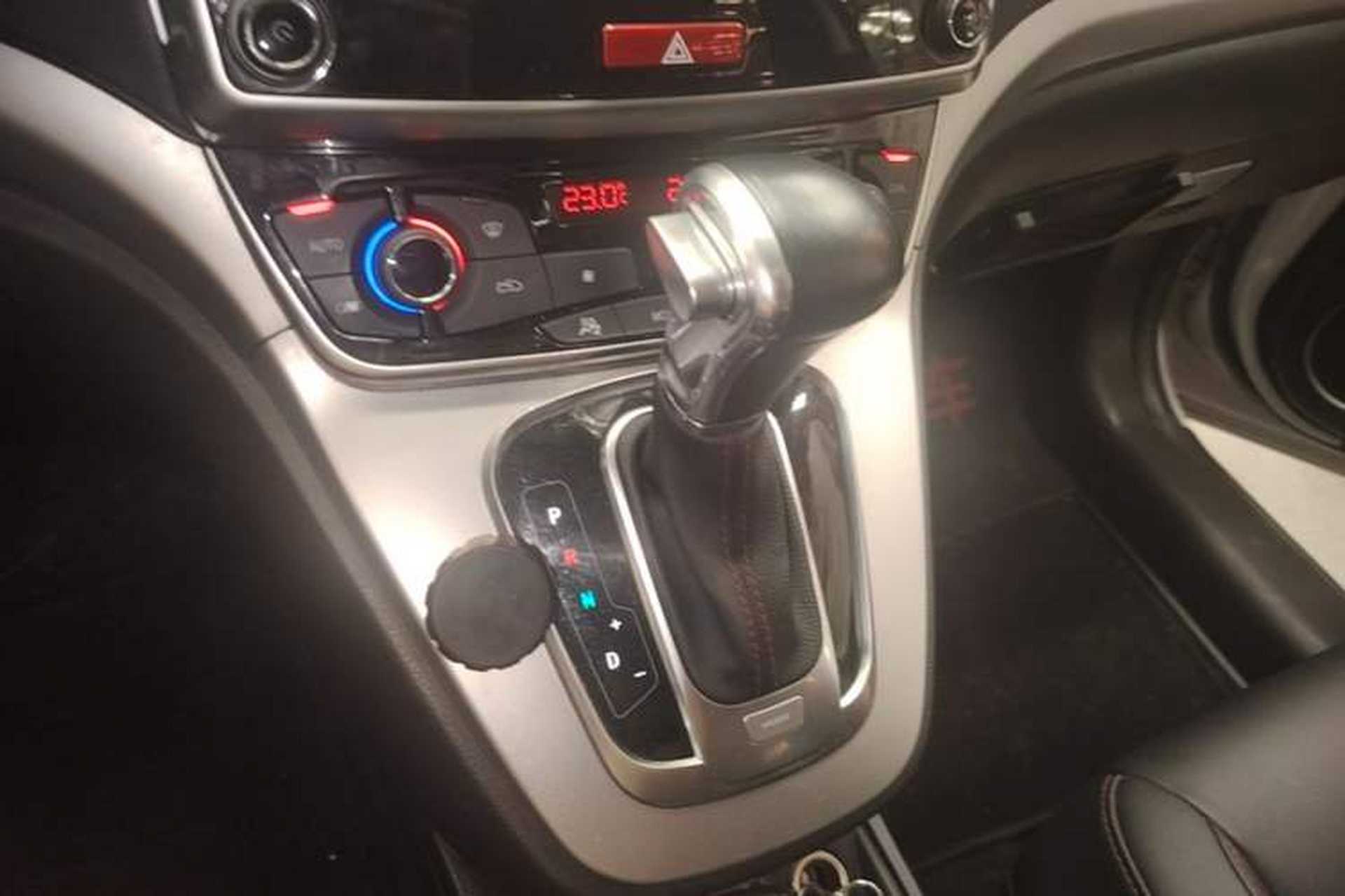 Used Haval M6 2017 1.5T Automatic Two-Wheel Drive Elite Model Gear Lever