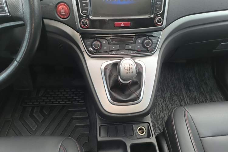 Used Haval M6 2017 1.5T Manual Two-Wheel Drive Elite Model Gear Lever