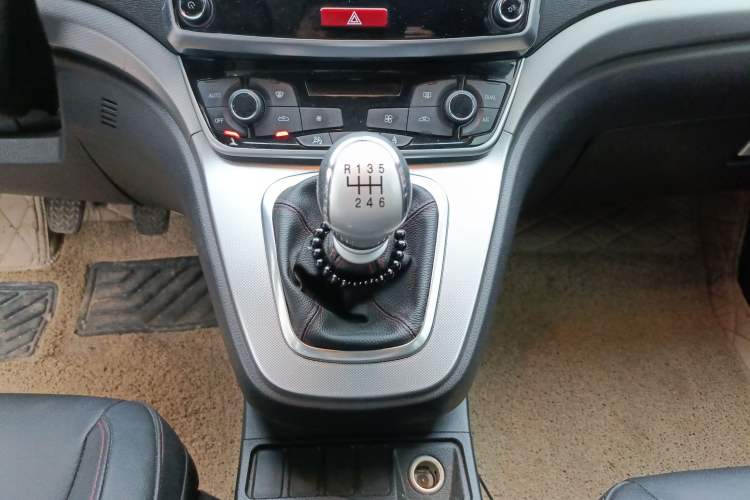 Used Haval M6 2017 1.5T Manual Two-Wheel Drive Elite Model Gear Lever