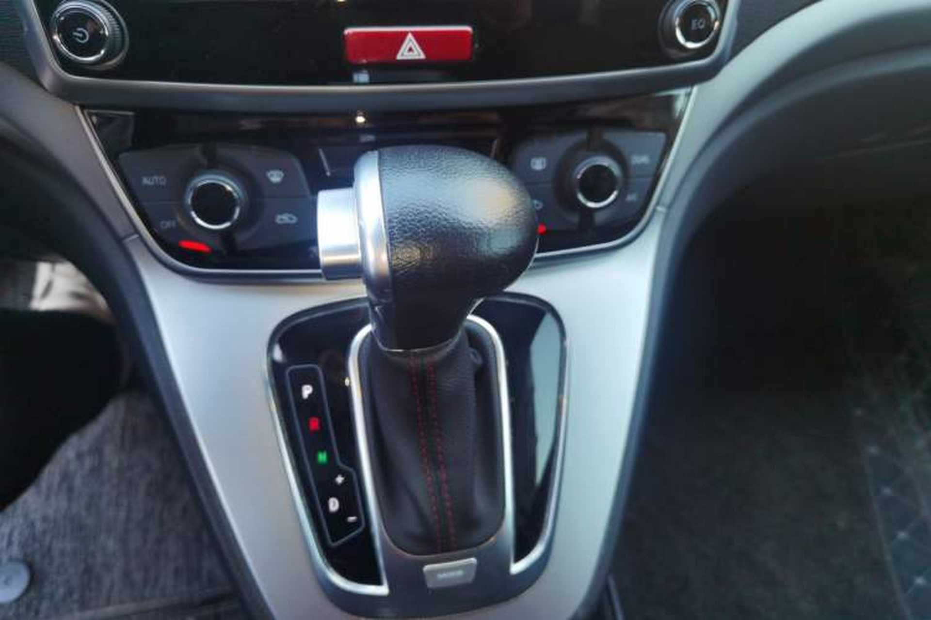 Used Haval M6 2017 1.5T Automatic Two-Wheel Drive Elite Model Gear Lever