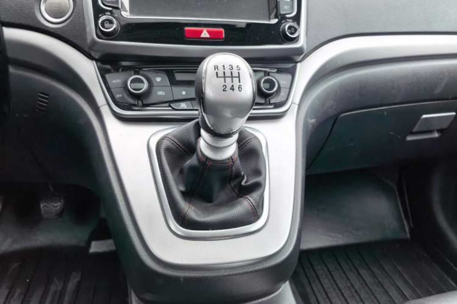 Used Haval M6 2017 1.5T Manual Two-Wheel Drive Elite Model Gear Lever
