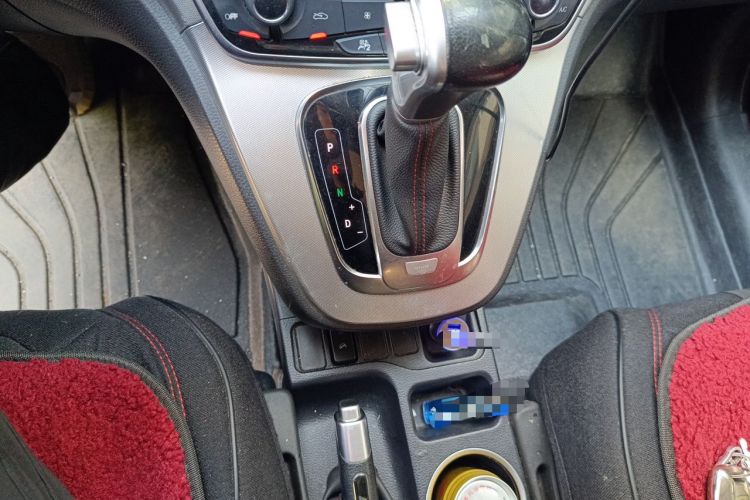 Used Haval M6 2017 1.5T Automatic Two-Wheel Drive Elite Model Gear Lever