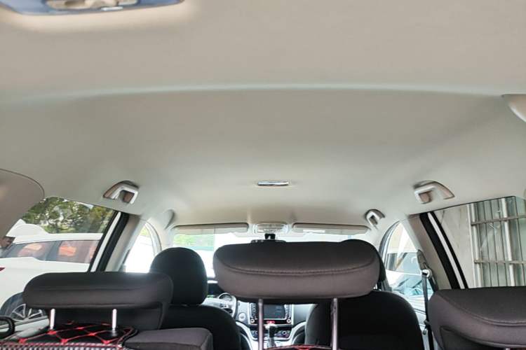 Used Haval M6 2017 1.5T Automatic Two-Wheel Drive Urban Model Headliner