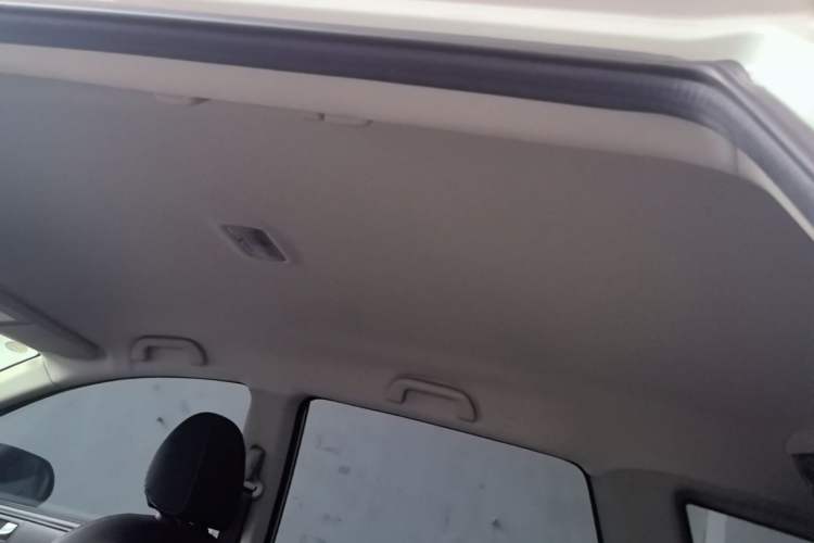 Used Haval M6 2017 1.5T Automatic Two-Wheel Drive Urban Model Headliner