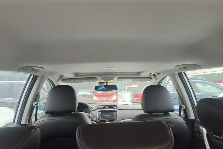 Used Haval M6 2017 1.5T Automatic Two-Wheel Drive Prestige Model Headliner