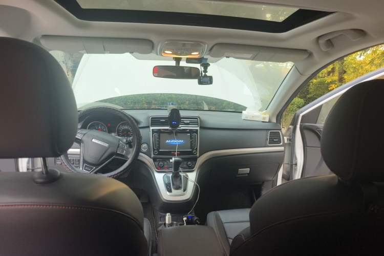 Used Haval M6 2017 1.5T Automatic Two-Wheel Drive Elite Model Headliner