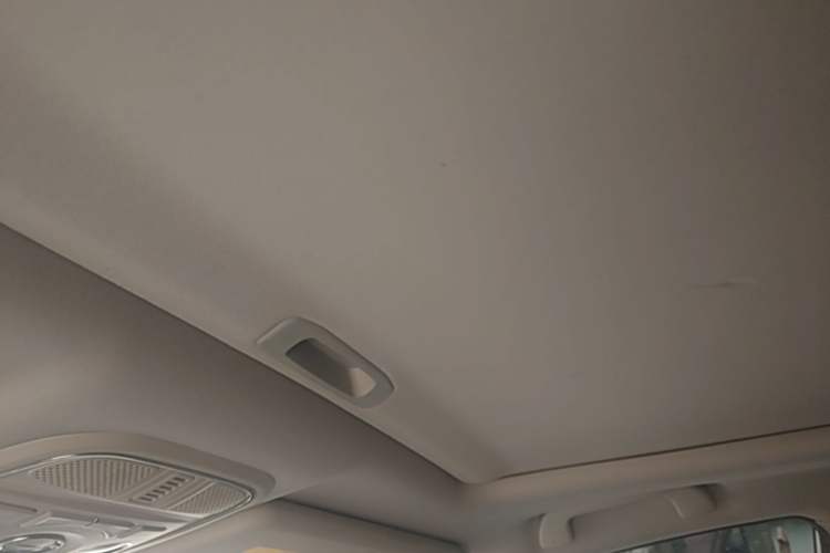 Used Haval M6 2017 1.5T Automatic Two-Wheel Drive Elite Model Headliner