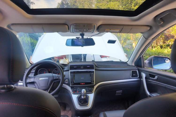 Used Haval M6 2017 1.5T Manual Two-Wheel Drive Elite Model Headliner