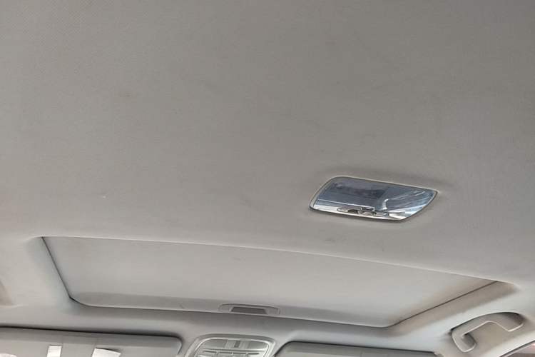 Used Haval M6 2017 1.5T Automatic Two-Wheel Drive Elite Model Headliner