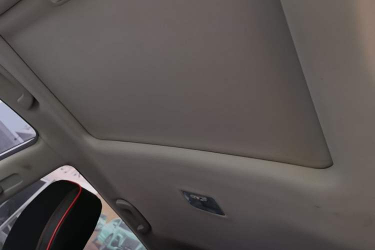 Used Haval M6 2017 1.5T Automatic Two-Wheel Drive Elite Model Headliner