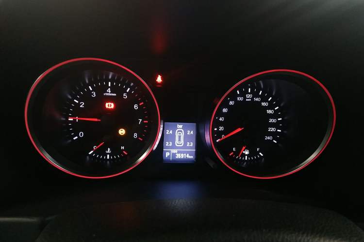 Used Haval M6 2017 1.5T Automatic Two-Wheel Drive Elite Model Instrument Cluster