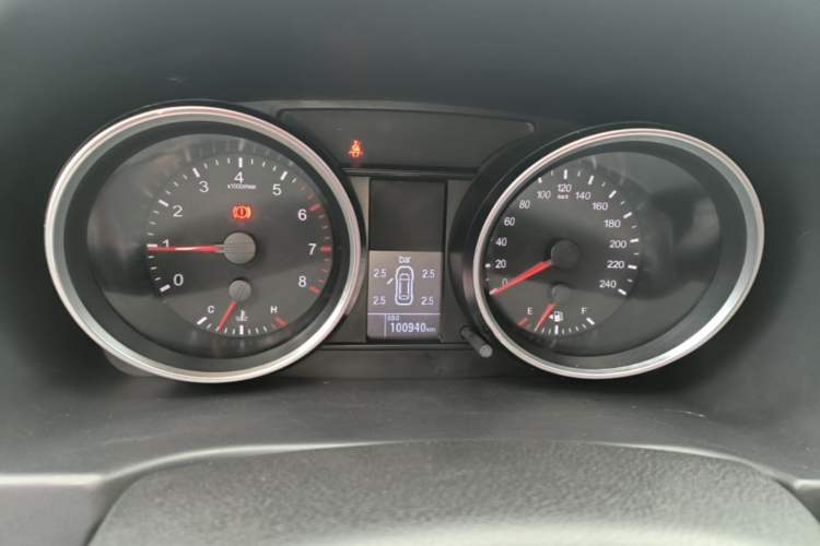 Used Haval M6 2017 1.5T Manual Two-Wheel Drive Elite Model Instrument Cluster