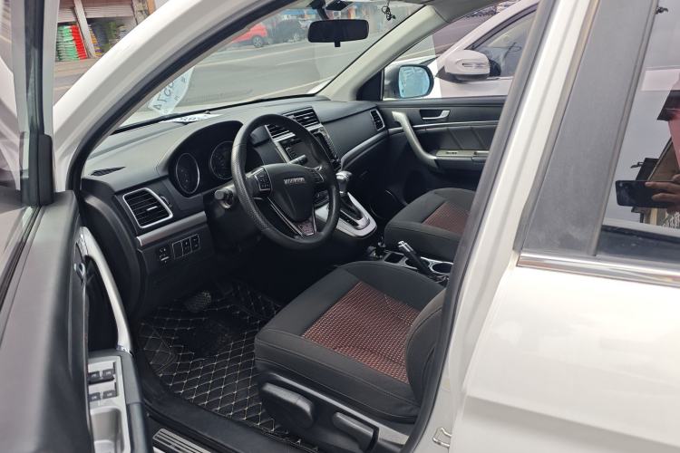 Used Haval M6 2017 1.5T Automatic Two-Wheel Drive Urban Model Interior 1
