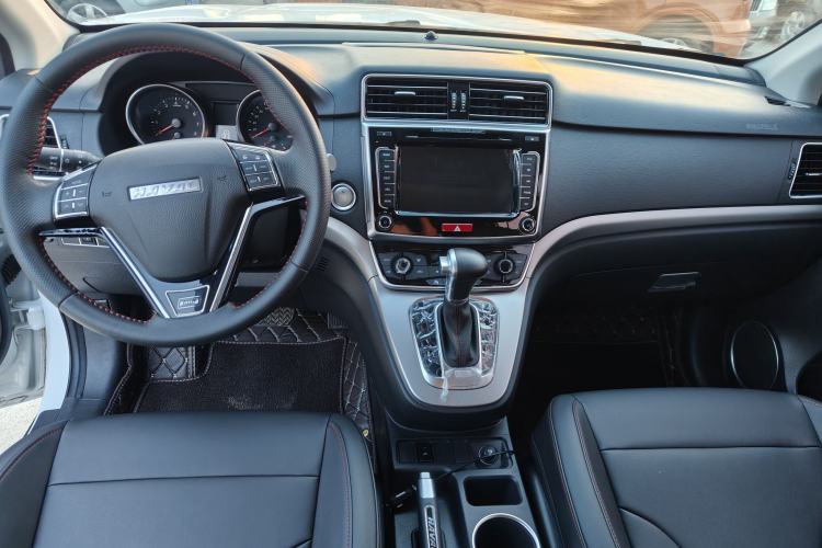 Used Haval M6 2017 1.5T Automatic Two-Wheel Drive Elite Model Interior 2