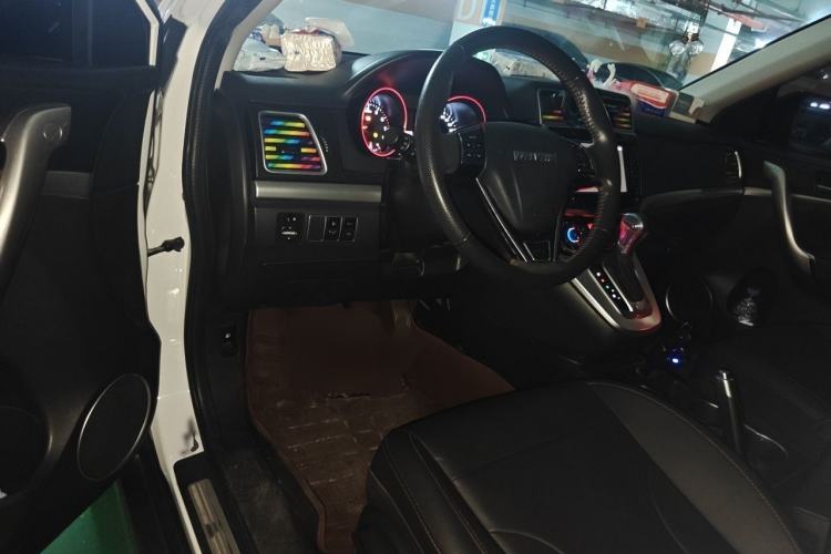 Used Haval M6 2017 1.5T Automatic Two-Wheel Drive Elite Model Interior 3