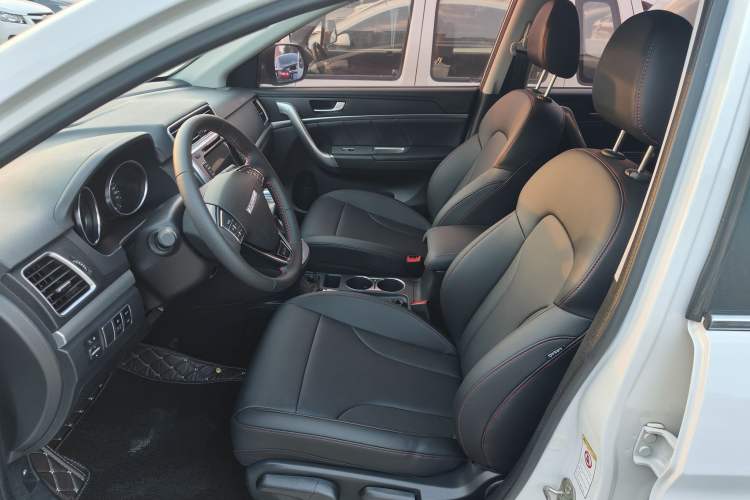 Used Haval M6 2017 1.5T Automatic Two-Wheel Drive Elite Model Interior 3
