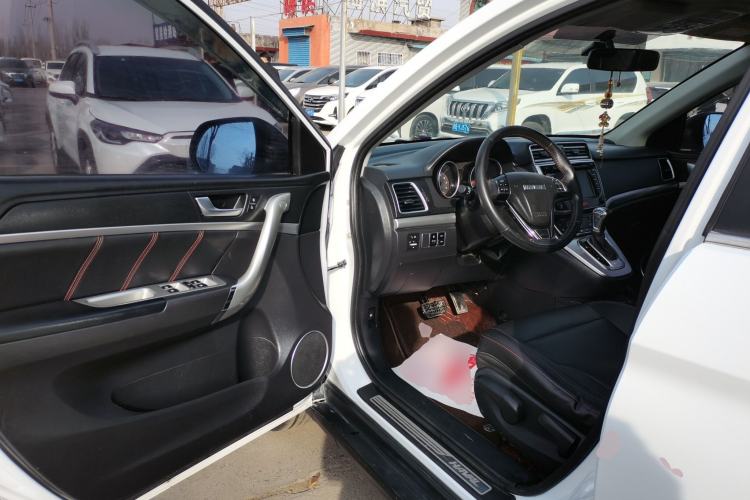 Used Haval M6 2017 1.5T Automatic Two-Wheel Drive Elite Model Interior 3