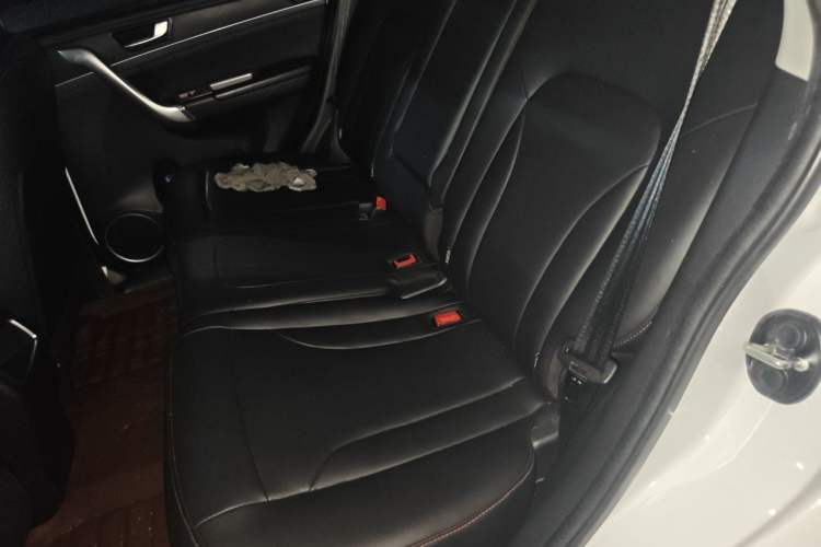 Used Haval M6 2017 1.5T Automatic Two-Wheel Drive Elite Model Interior 4