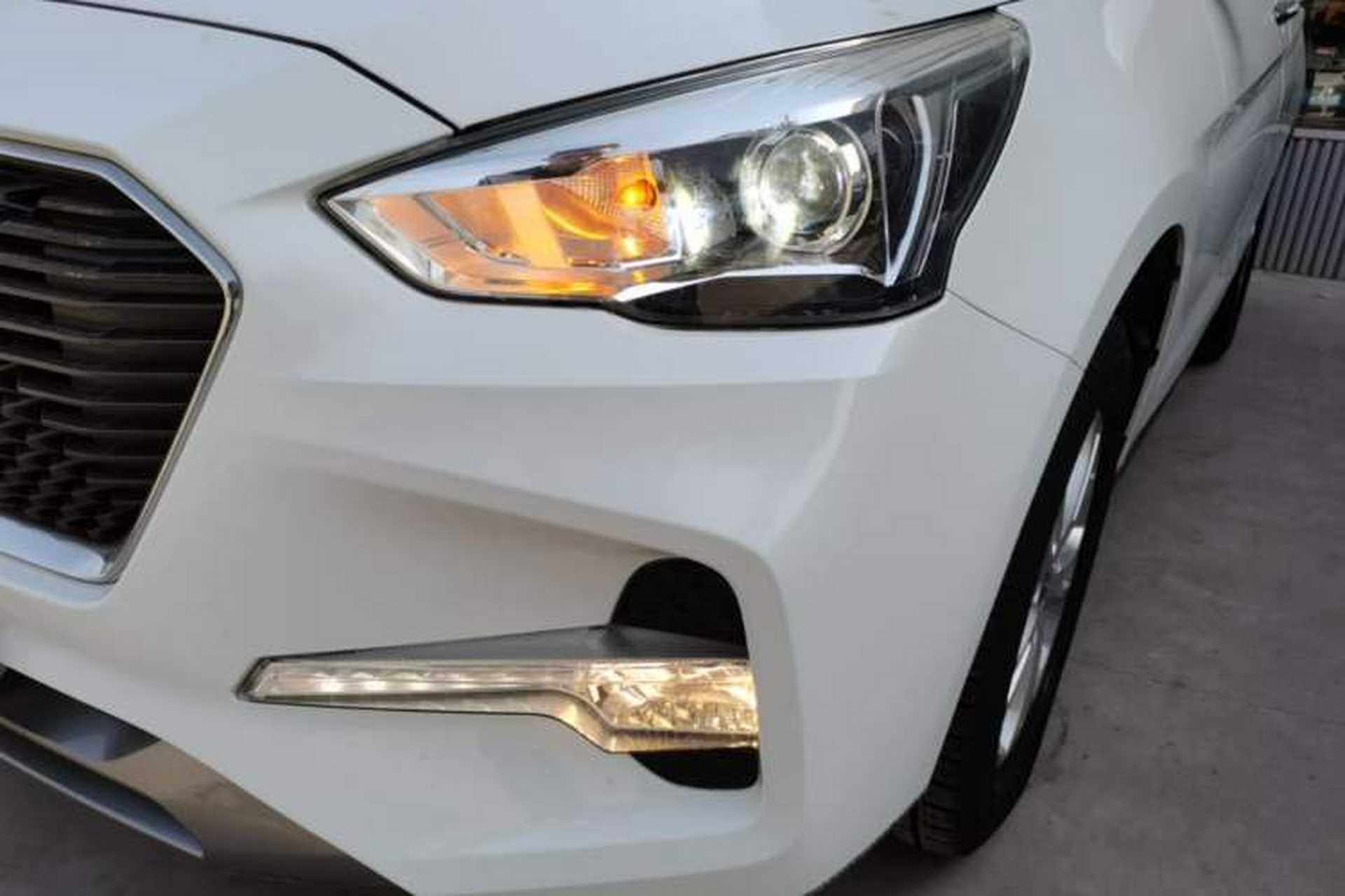 Used Haval M6 2017 1.5T Automatic Two-Wheel Drive Elite Model Left Front Headlight