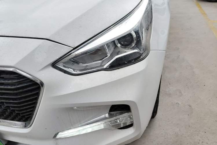 Used Haval M6 2017 1.5T Manual Two-Wheel Drive Elite Model Left Front Headlight