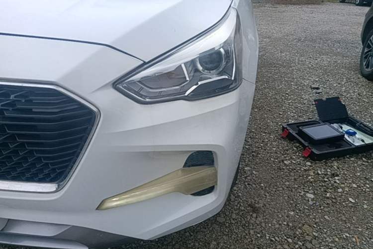 Used Haval M6 2017 1.5T Automatic Two-Wheel Drive Prestige Model Left Front Headlight
