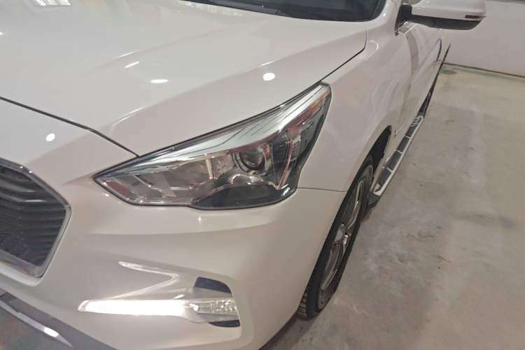 Used Haval M6 2017 1.5T Automatic Two-Wheel Drive Urban Model Left Front Headlight