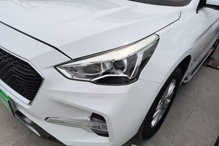 Used Haval M6 2017 1.5T Manual Two-Wheel Drive Elite Model Left Front Headlight