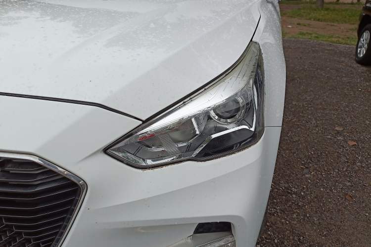 Used Haval M6 2017 1.5T Manual Two-Wheel Drive Elite Model Left Front Headlight