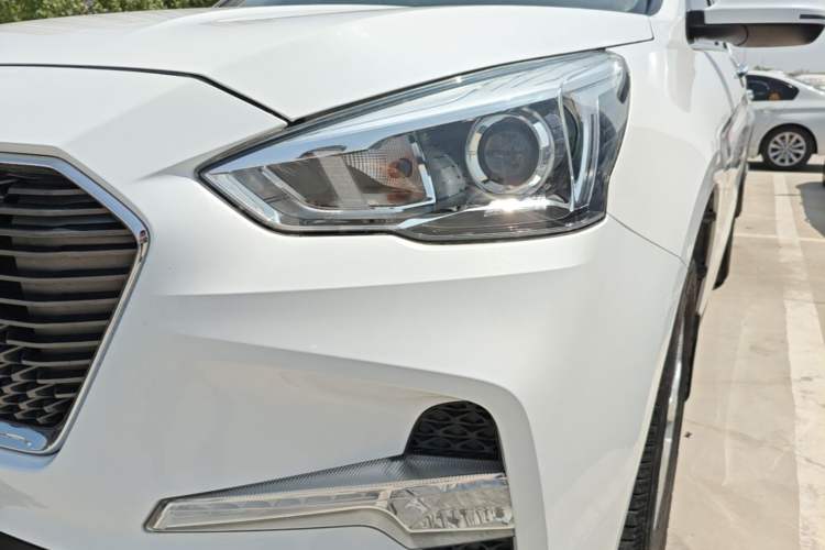 Used Haval M6 2017 1.5T Manual Two-Wheel Drive Elite Model Left Front Headlight