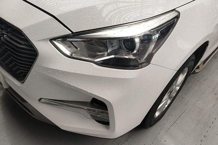 Used Haval M6 2017 1.5T Automatic Two-Wheel Drive Elite Model Left Front Headlight