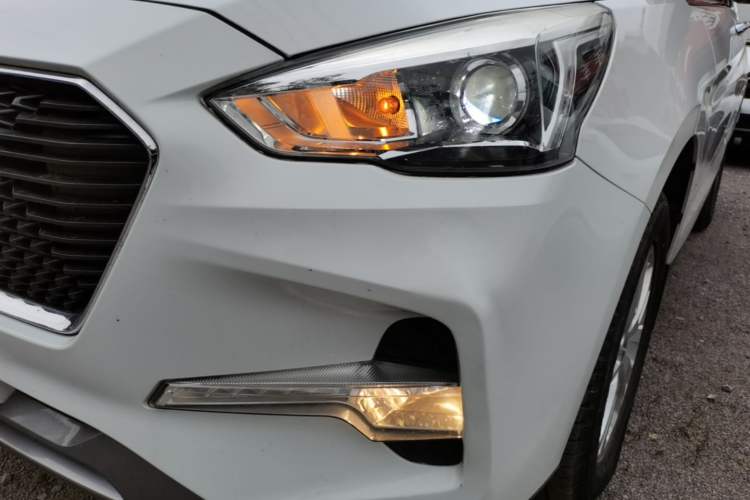 Used Haval M6 2017 1.5T Automatic Two-Wheel Drive Prestige Model Left Front Headlight