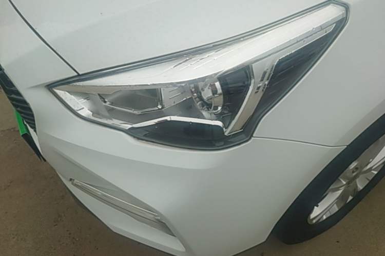 Used Haval M6 2017 1.5T Automatic Two-Wheel Drive Elite Model Left Front Headlight