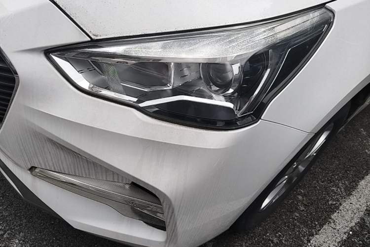 Used Haval M6 2017 1.5T Automatic Two-Wheel Drive Elite Model Left Front Headlight