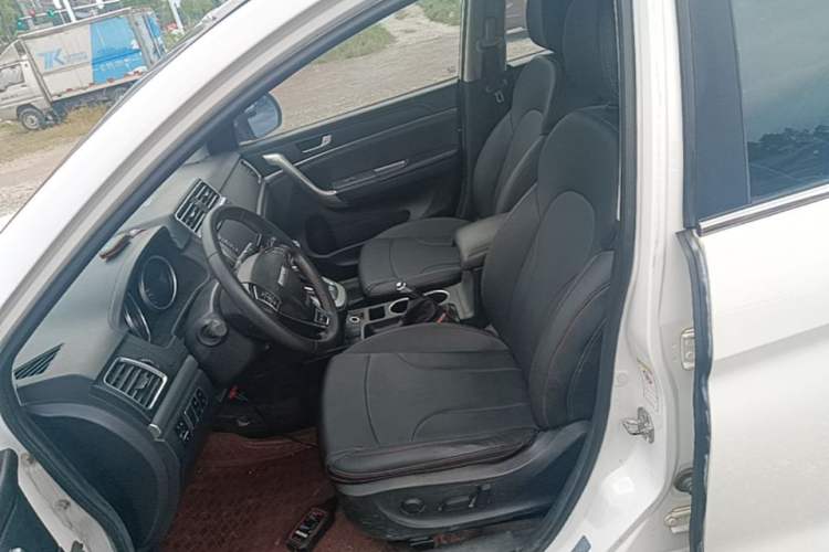 Used Haval M6 2017 1.5T Automatic Two-Wheel Drive Prestige Model Left Front Seat