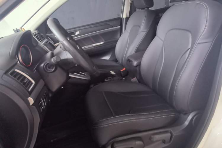 Used Haval M6 2017 1.5T Automatic Two-Wheel Drive Urban Model Left Front Seat