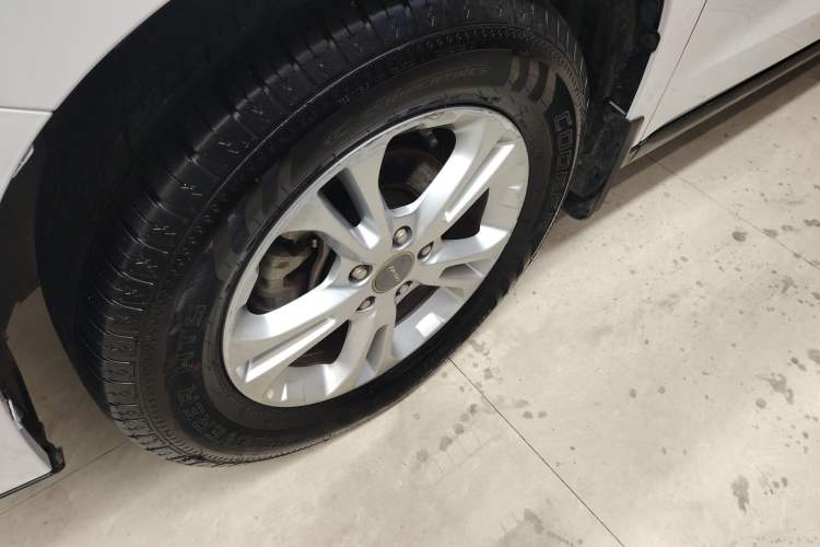 Used Haval M6 2017 1.5T Automatic Two-Wheel Drive Elite Model Left Front Wheel Hub