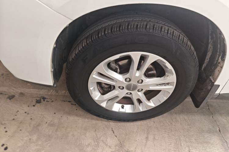 Used Haval M6 2017 1.5T Automatic Two-Wheel Drive Elite Model Left Front Wheel Hub