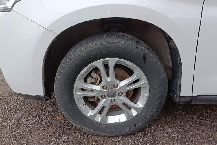 Used Haval M6 2017 1.5T Manual Two-Wheel Drive Elite Model Left Front Wheel Hub