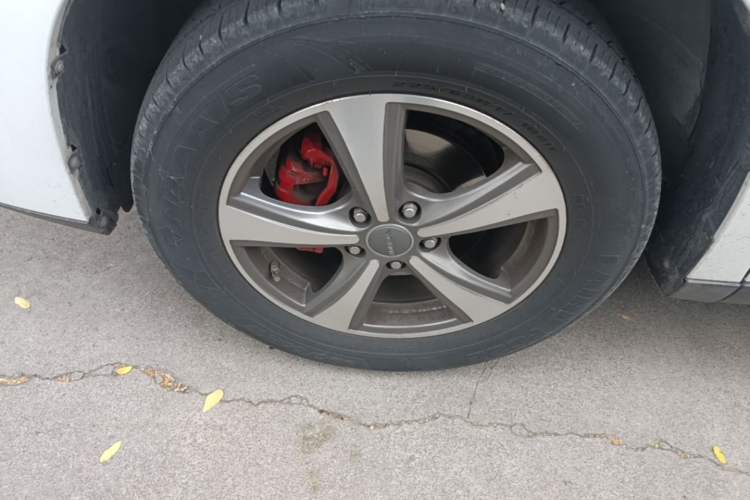 Used Haval M6 2017 1.5T Automatic Two-Wheel Drive Elite Model Left Front Wheel Hub